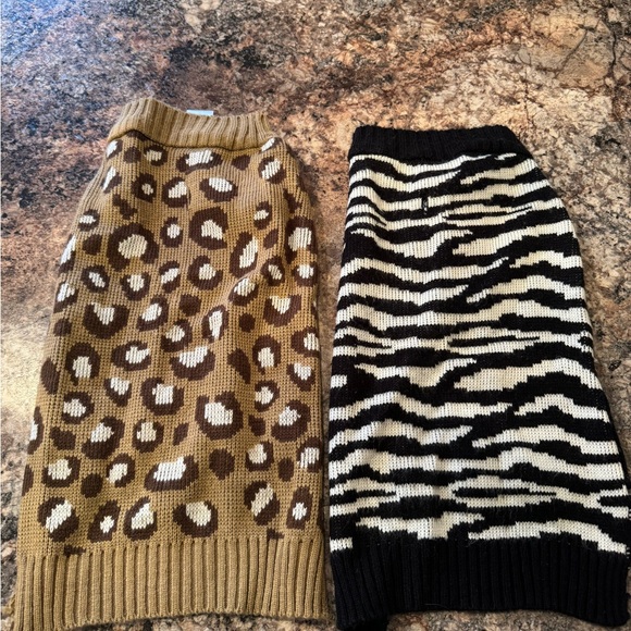 Multiple dog sweaters - Picture 5 of 5